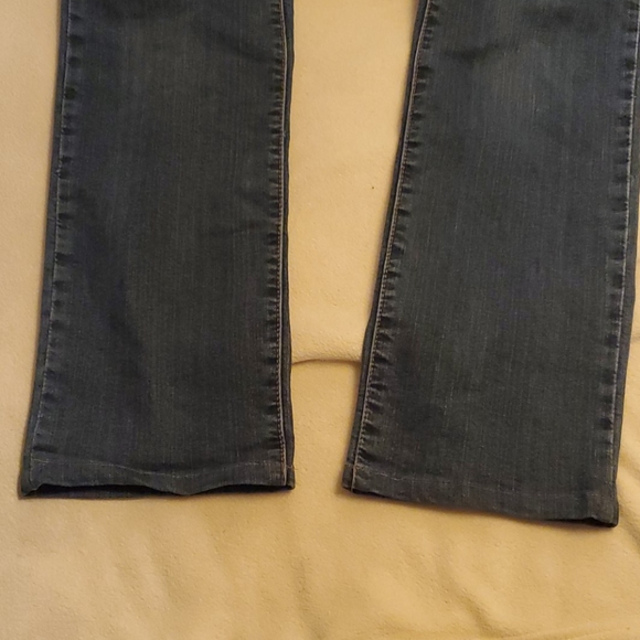 [SOLD] 7 For All Mankind Jeans - Picture 3 of 3